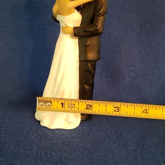 Beautiful Ceramic Bride and Groom Couple Figurine - Picture 15 of 16